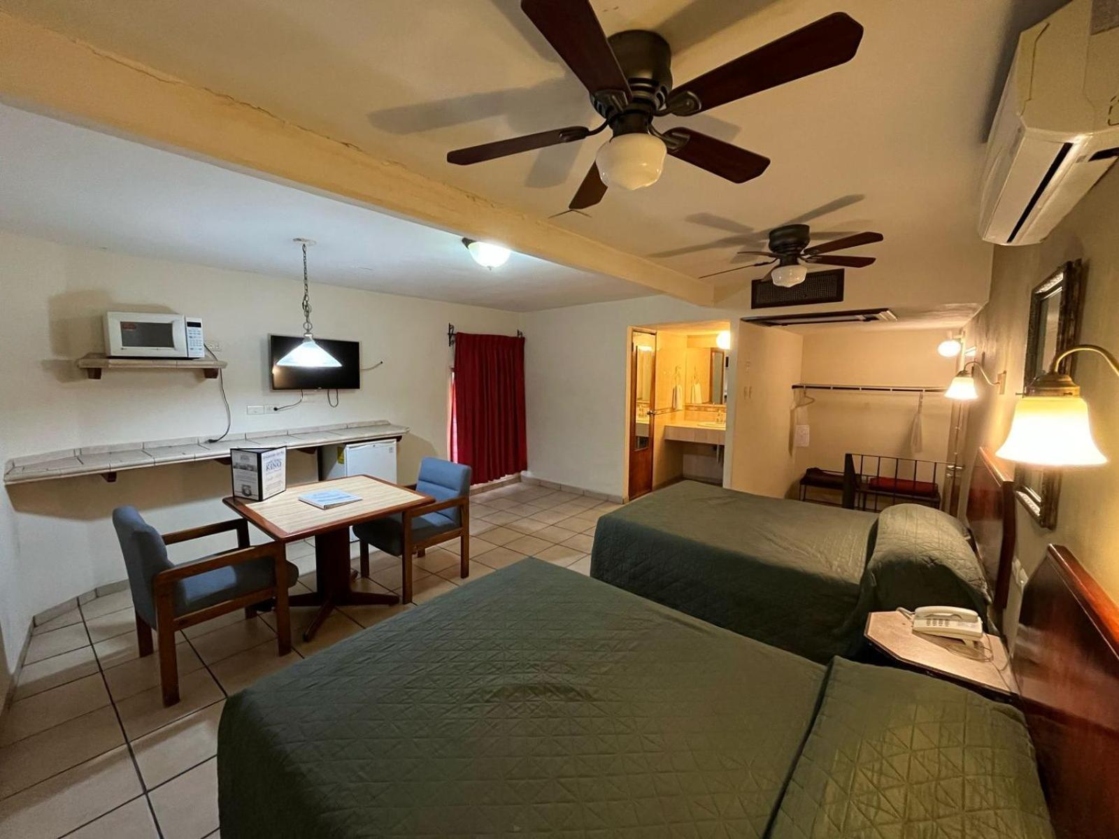 Hotel Suites Kino Хермосило Екстериор снимка